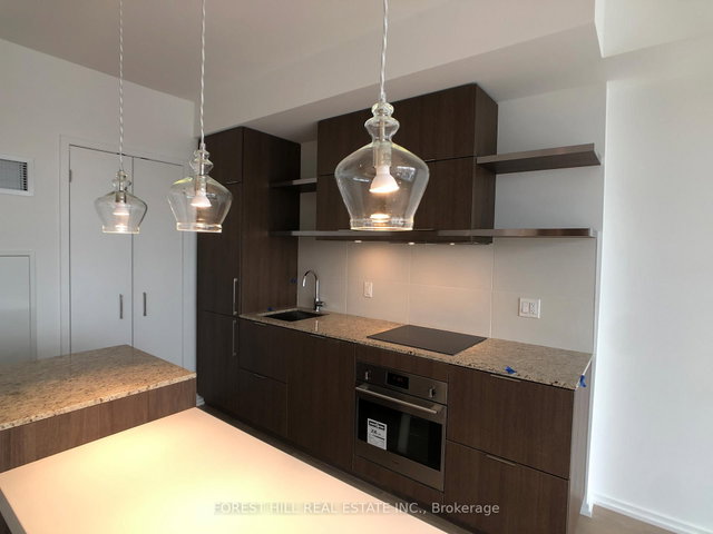 5301 - 197 Yonge Street