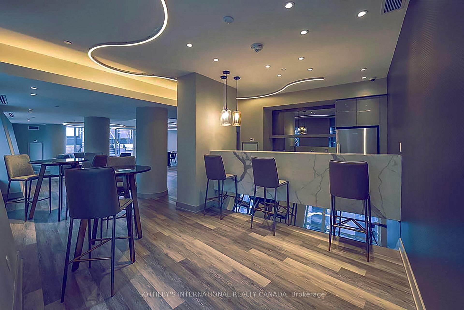 99 John Street, Unit 3807