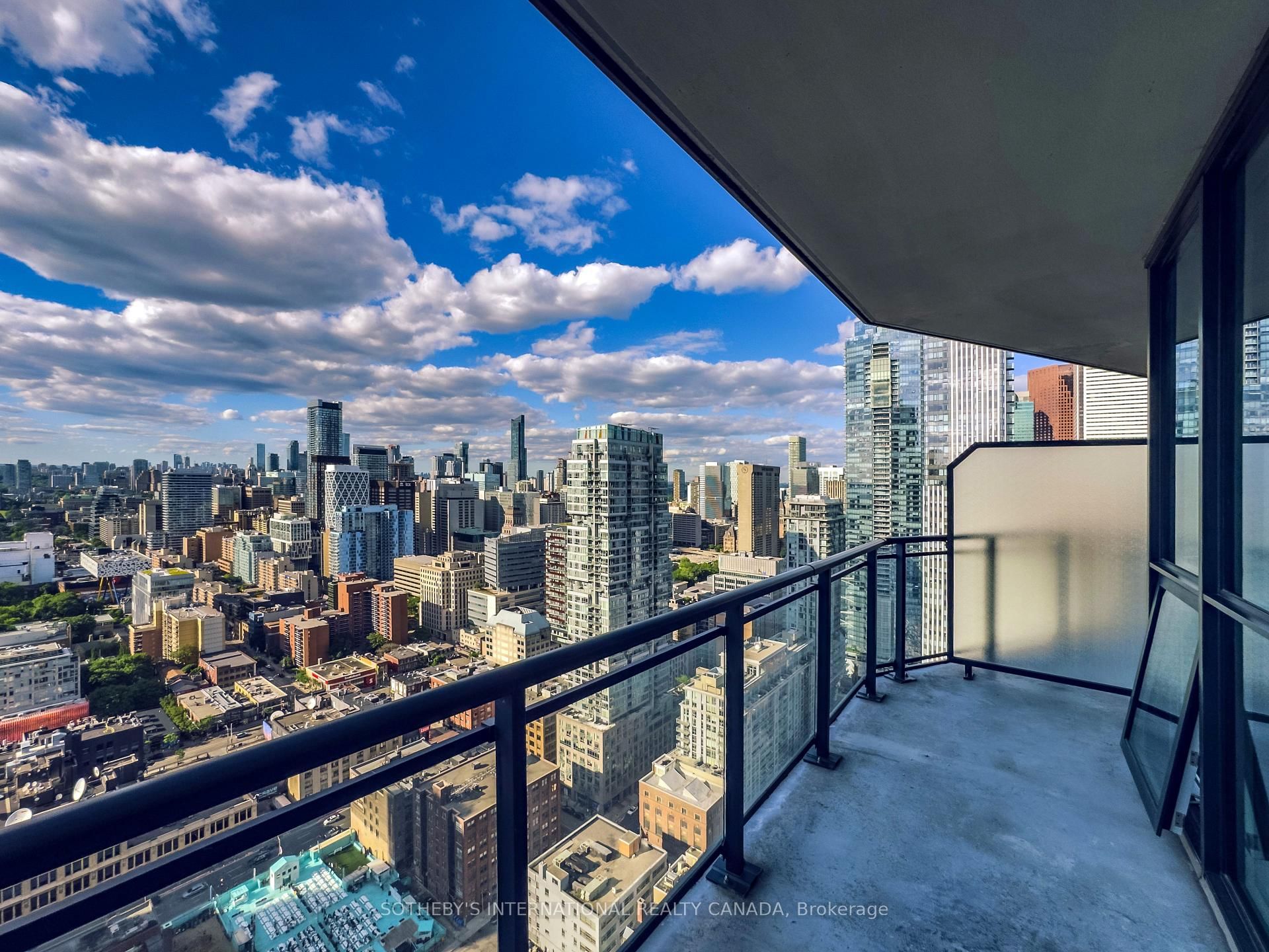 99 John Street, Unit 3807
