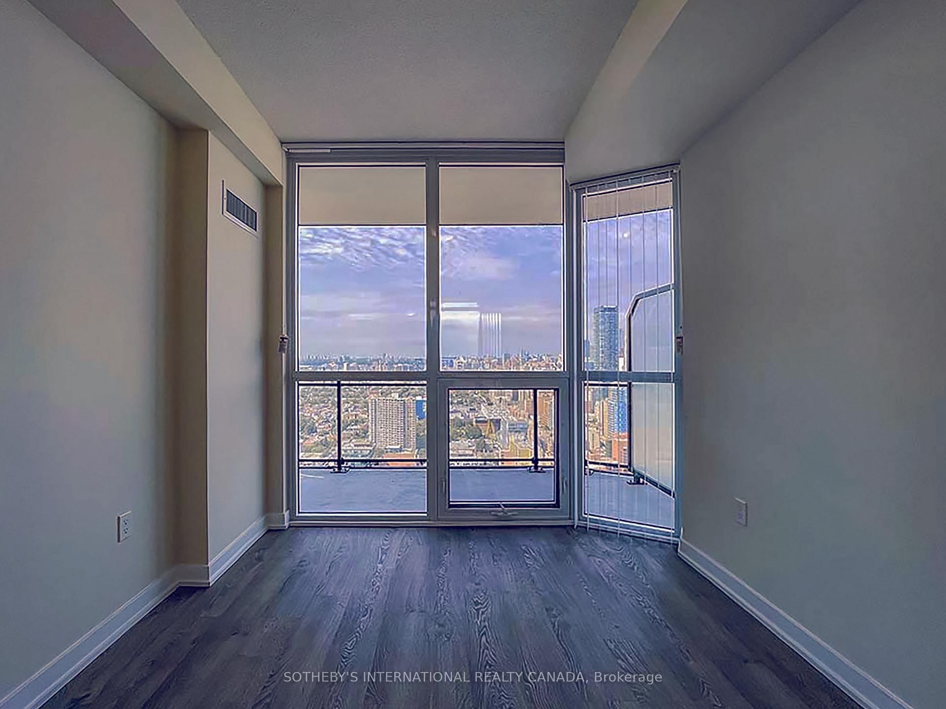 99 John Street, Unit 3807