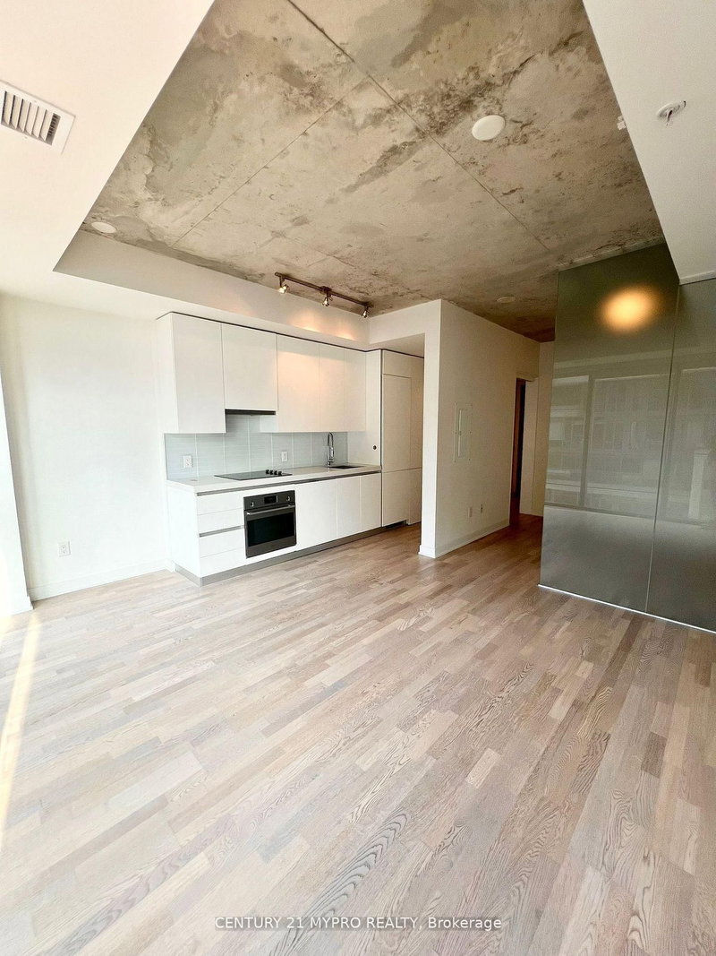 home for lease on 623-629 King Street W