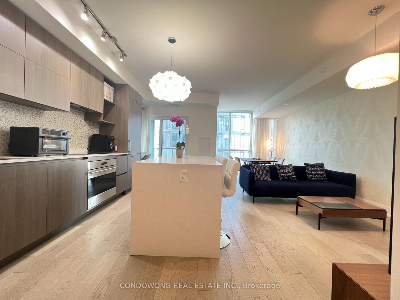 3801-1 Yorkville Avenue, Toronto, ON