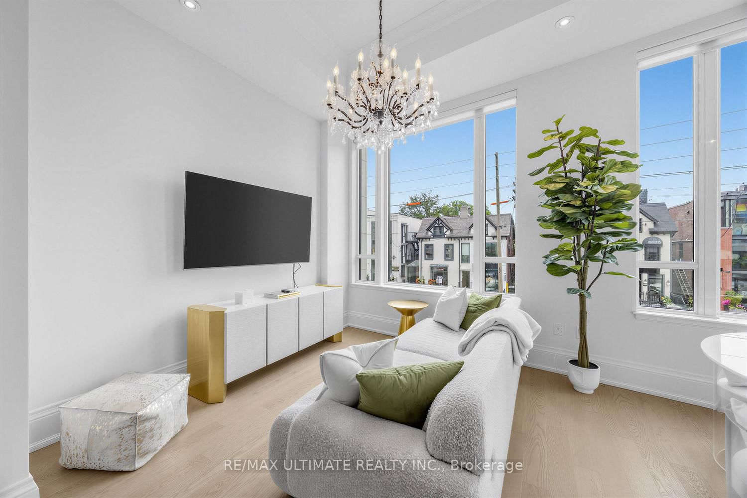 133 Hazelton Avenue • #202 • Toronto, ON photo 17