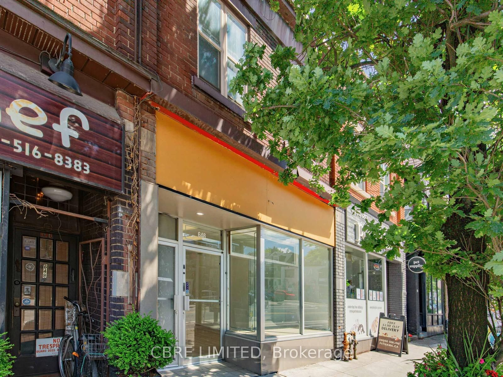646 Bloor Street W