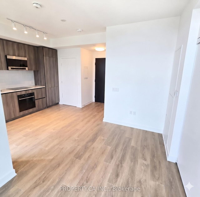 PH10 - 117 Broadway Avenue