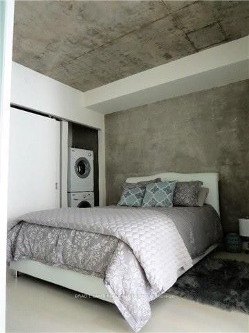 1212 - 111 Bathurst Street