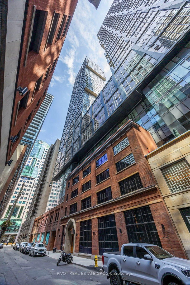 1206 - 15 Mercer Street