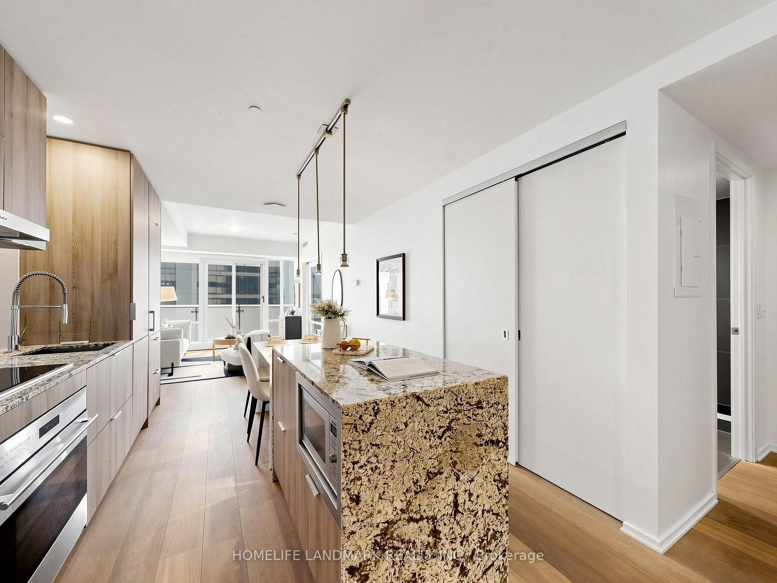 1 E bloor Street • #6608 • Toronto, ON photo 12