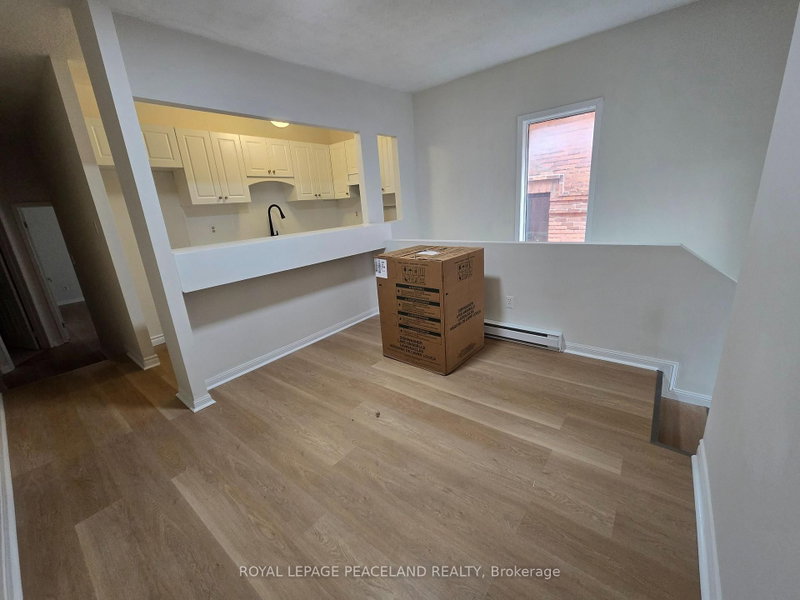 home for lease on 2-558 Spadina Crescent