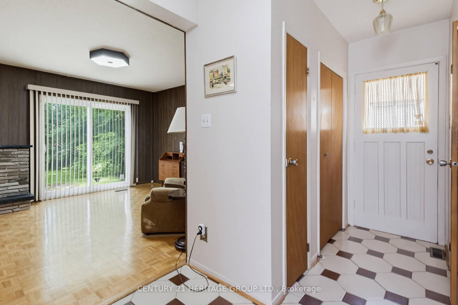 Listing Image 12