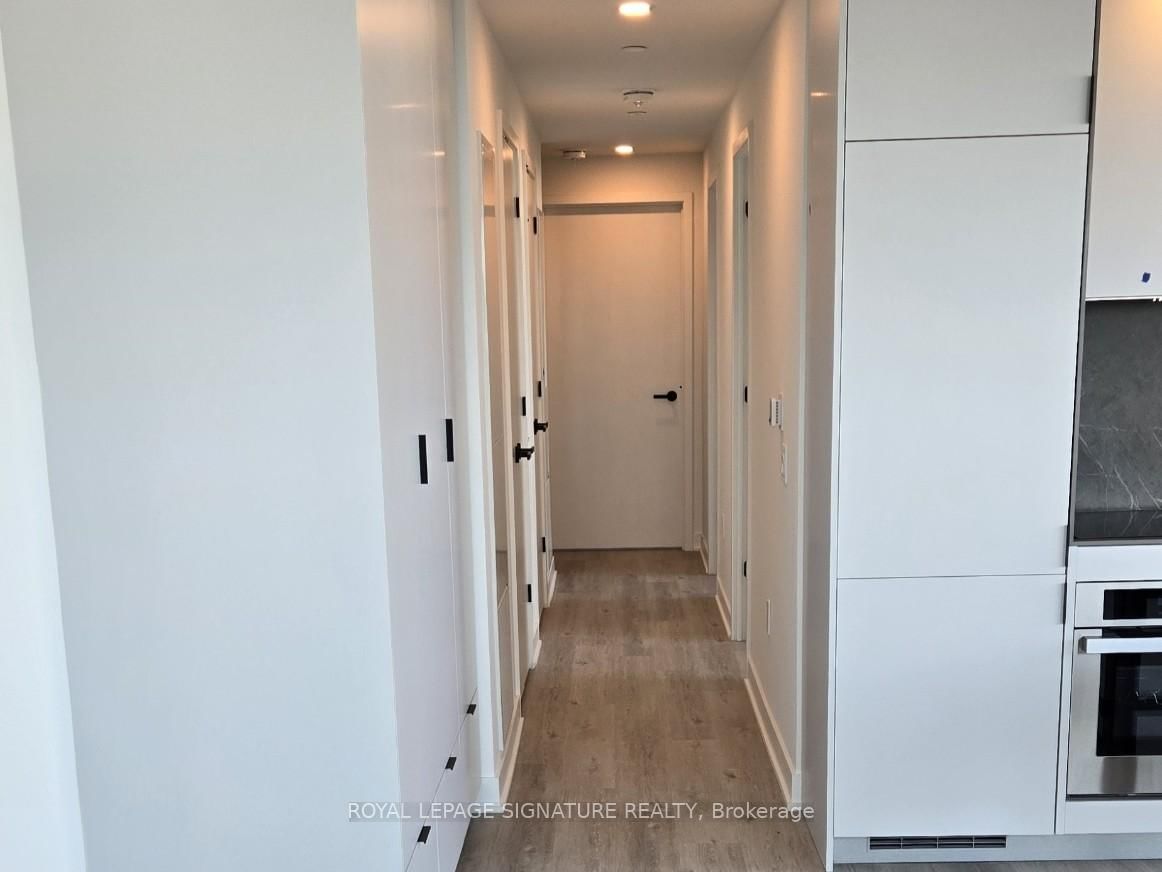 55 E Charles Street • #4002 • Toronto, ON photo 19
