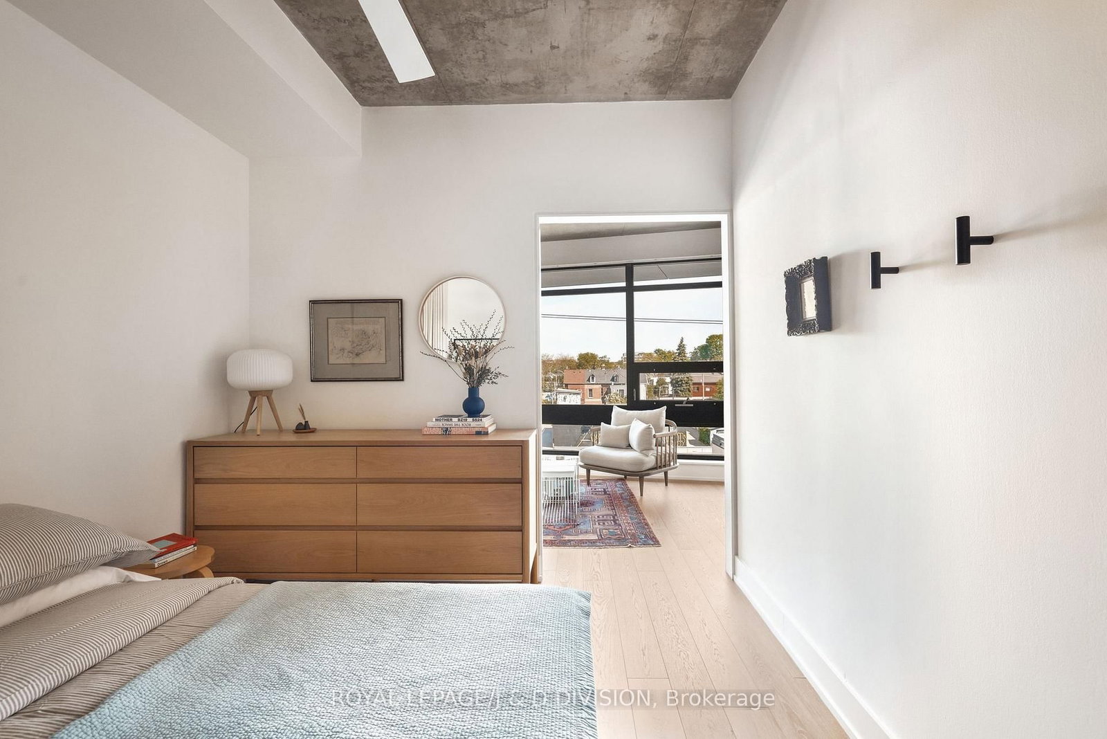 1239 W Dundas Street • #405 • Toronto, ON photo 10