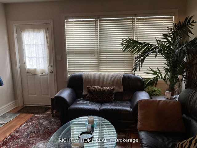 Room D - 223 Beverley Street