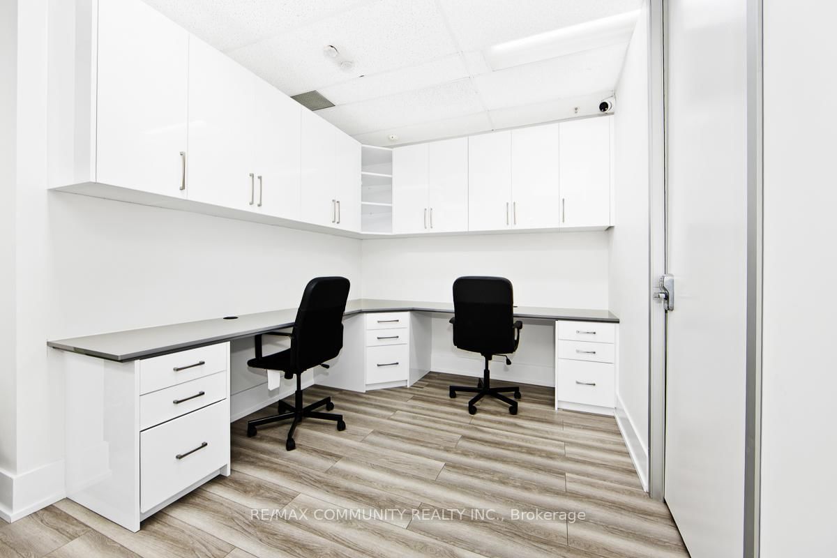 105 Gordon Baker Road, Unit 212