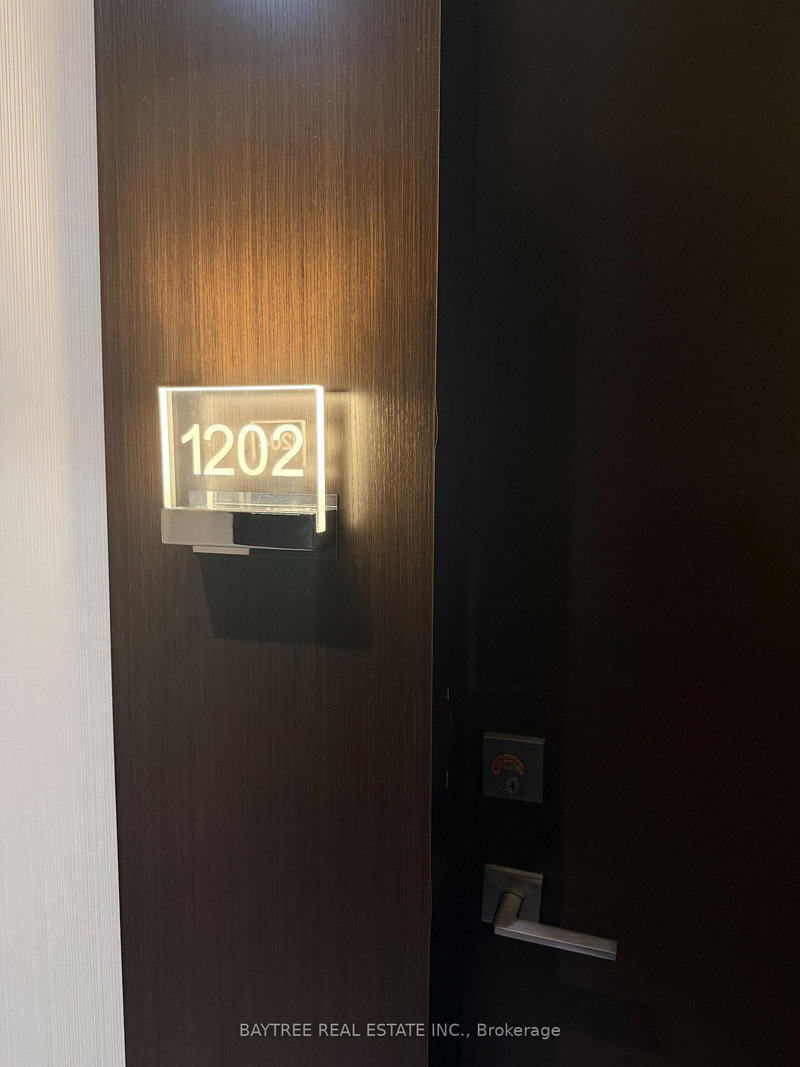 1202 - 2221 Yonge Street