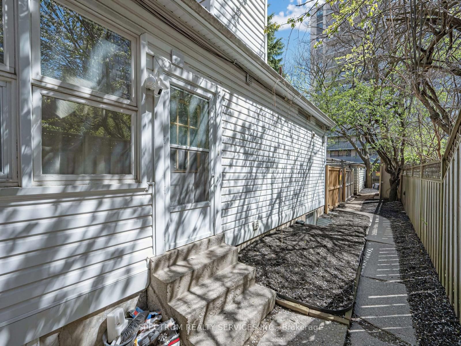 29 Raglan Avenue, Toronto, ON, photo 2