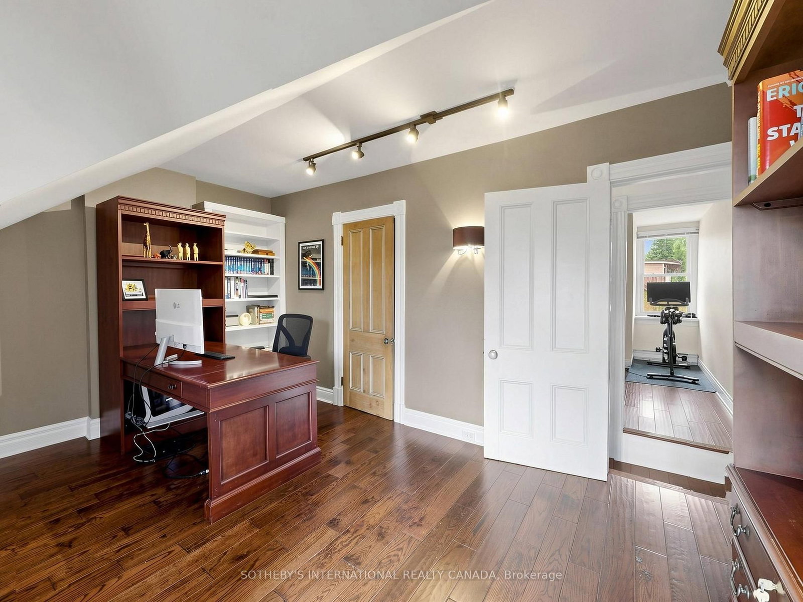 328 E Wellesley Street • Toronto, ON photo 38