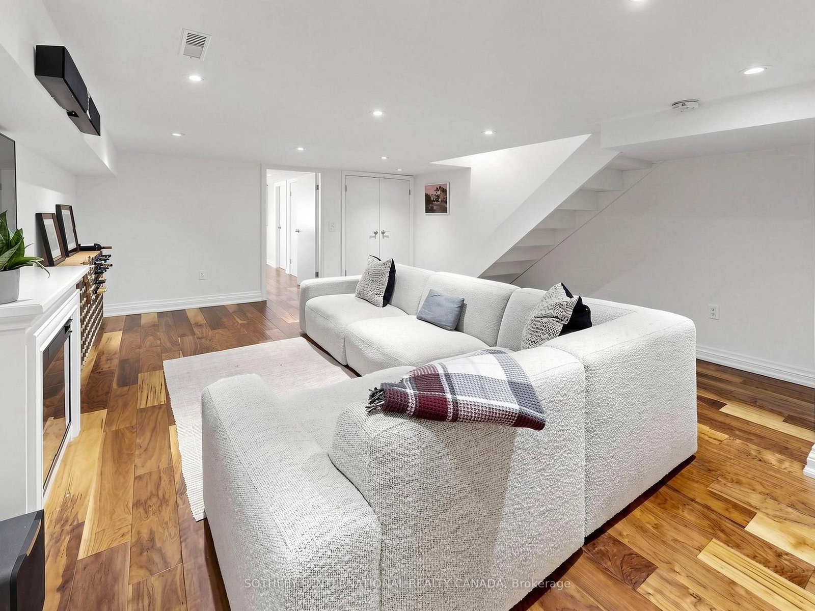 328 E Wellesley Street • Toronto, ON photo 43