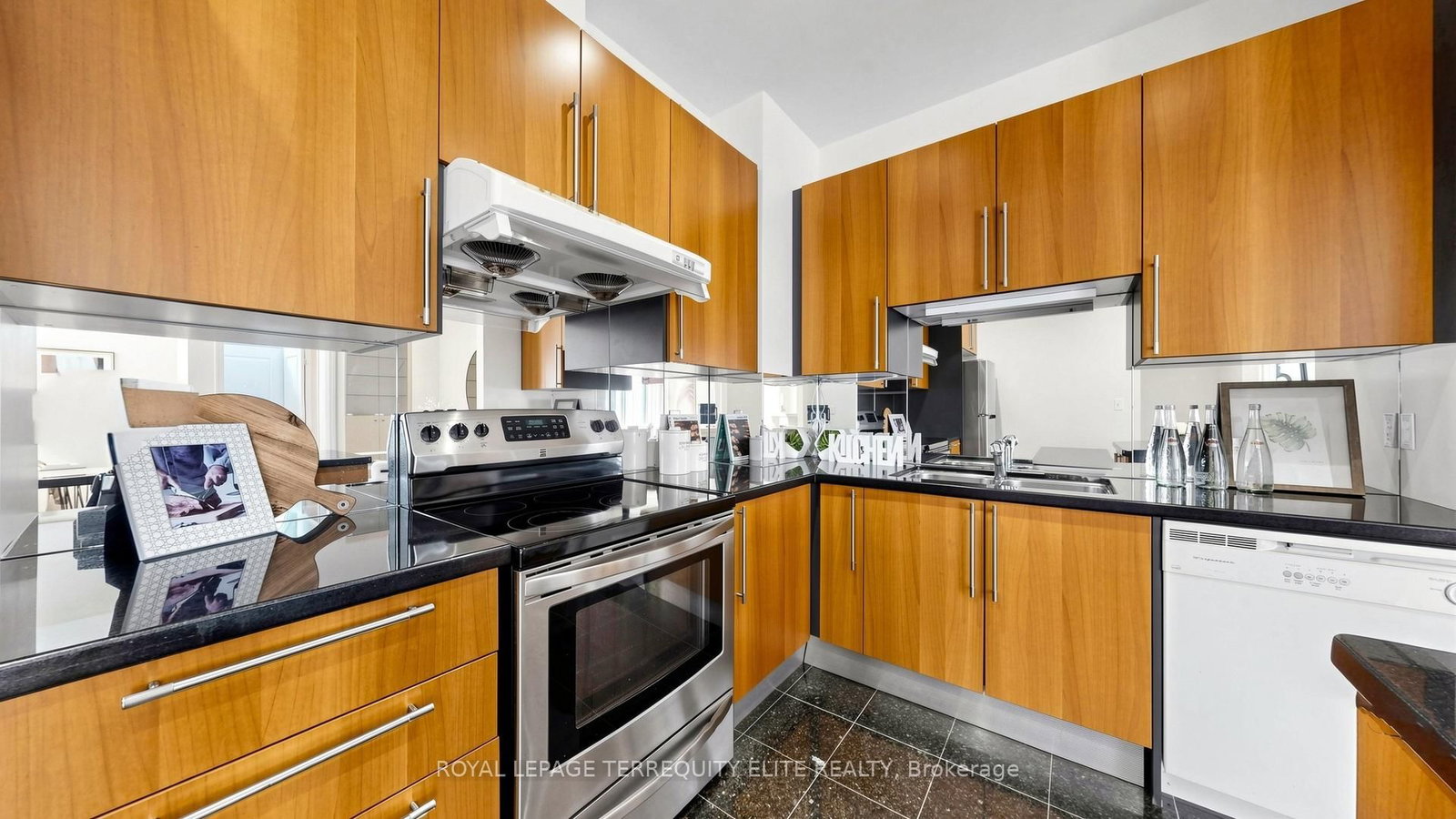 11 Everson Drive • #412 • Toronto, ON photo 18