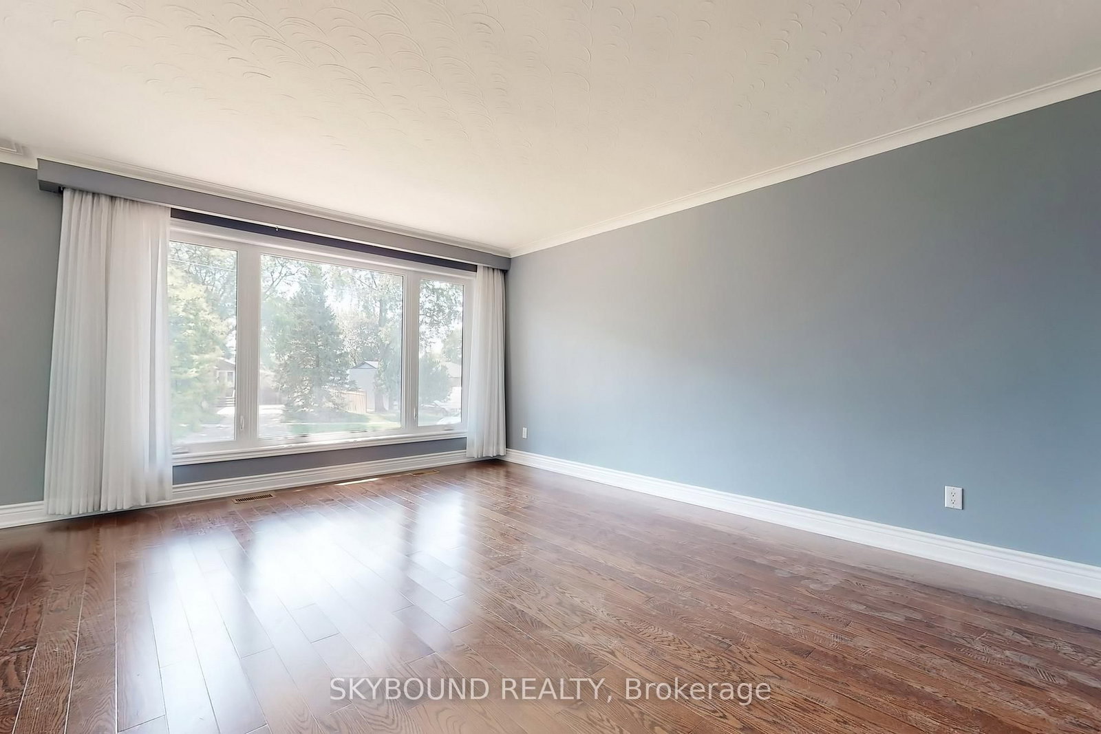 22 Royal Doulton Drive • Toronto, ON photo 21