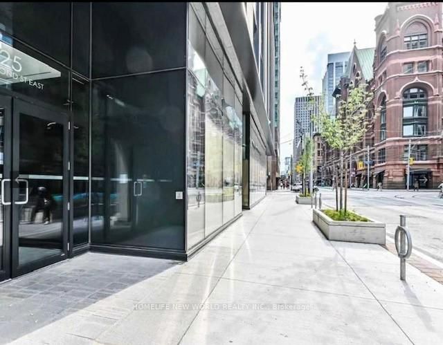 25 Richmond Street, Unit 3208