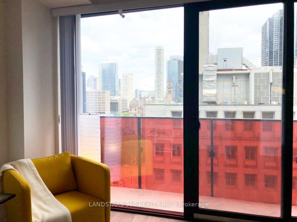 215 Queen Street W, Unit 1109