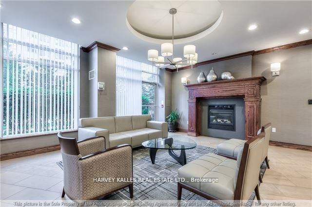 703 - 19 Barberry Place W