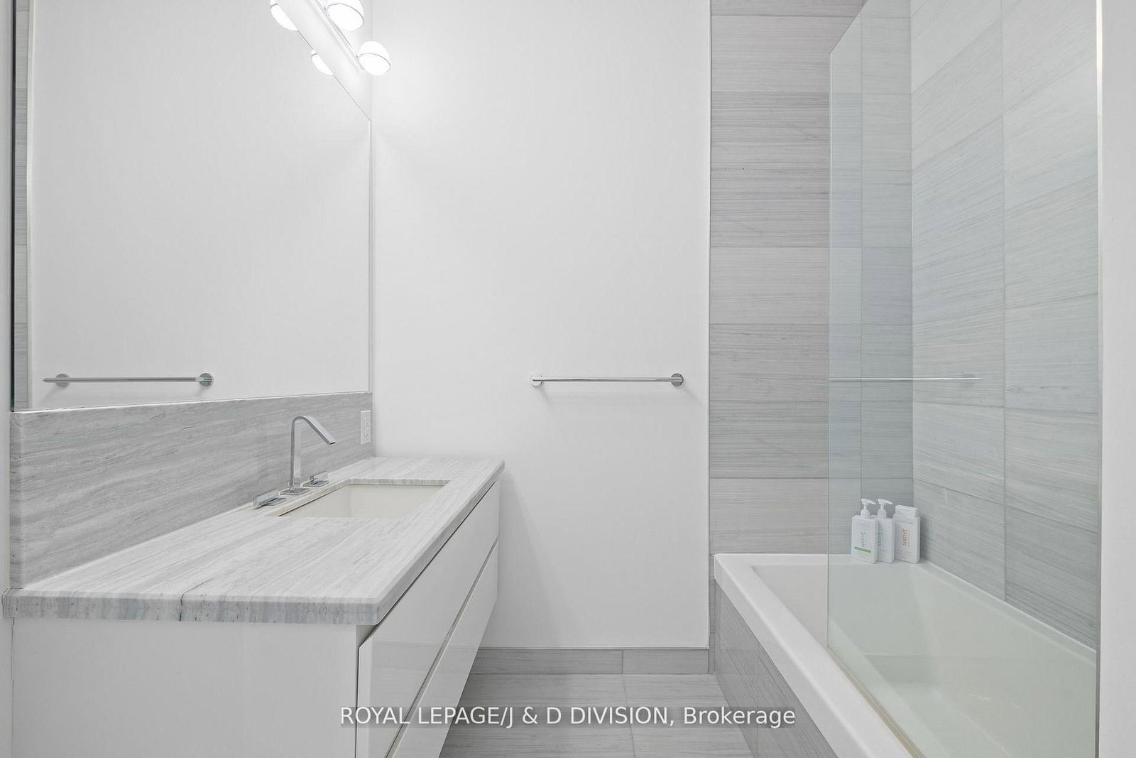 50 E Charles Street • #PH 5502 • Toronto, ON photo 23