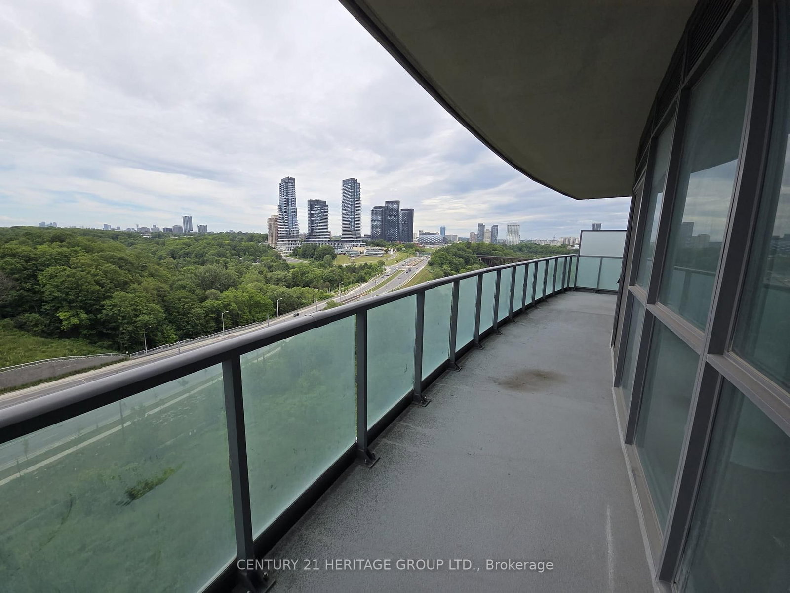 35 Brian Peck Crescent • #805 • Toronto, ON photo 10