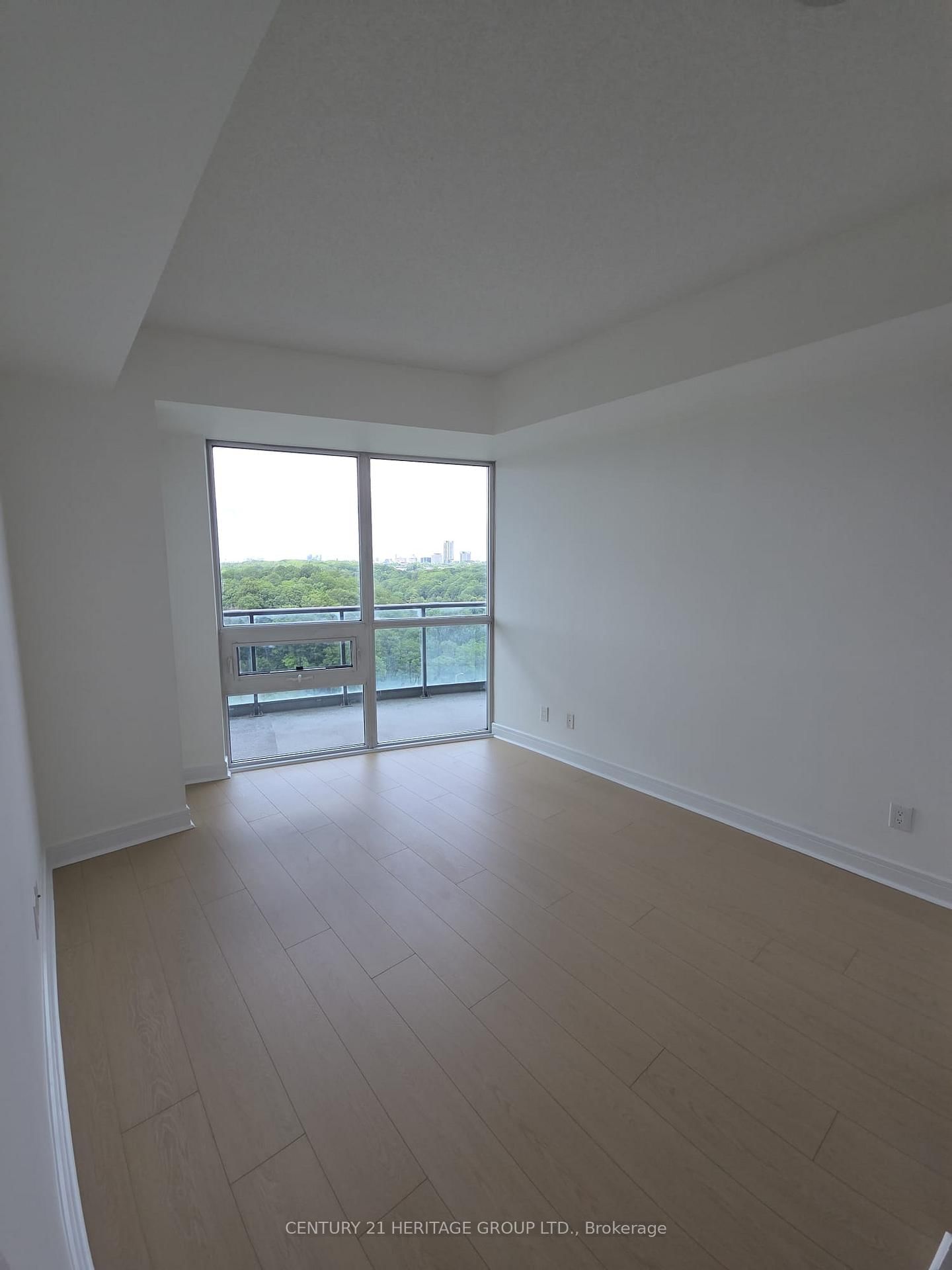 35 Brian Peck Crescent • #805 • Toronto, ON photo 13