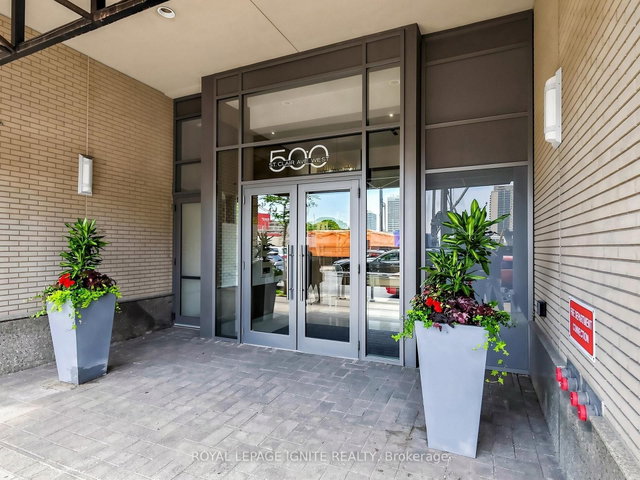 204 - 500 St.Clair Avenue W