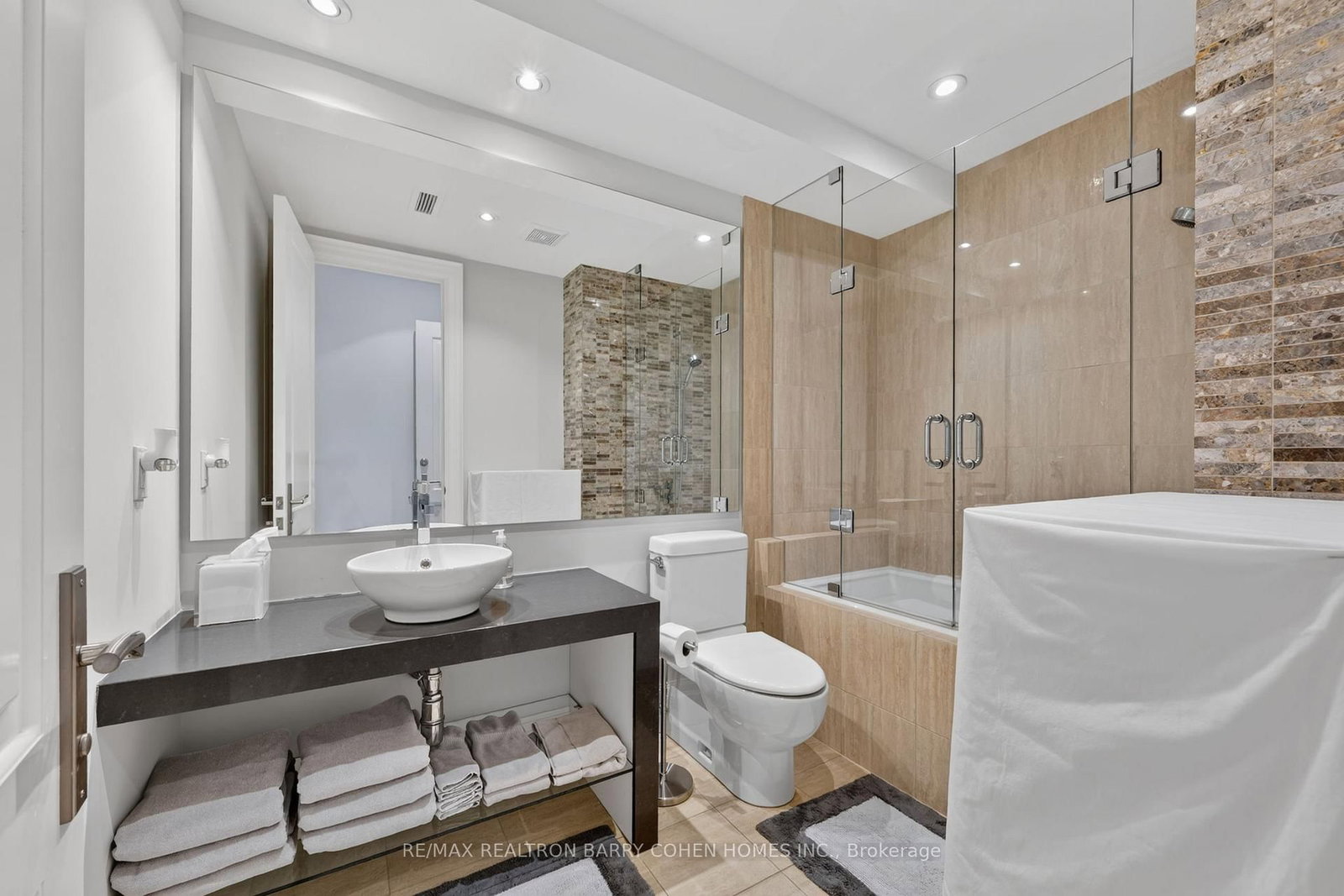 20B W Woodlawn Avenue • Toronto, ON photo 16