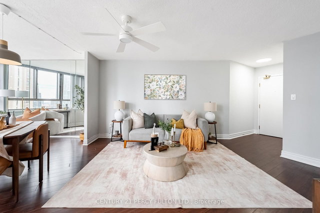 2606 - 270 Queens Quay W