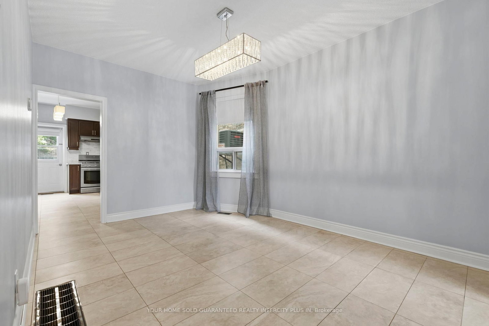 617 Delaware Avenue N • Toronto, ON photo 12