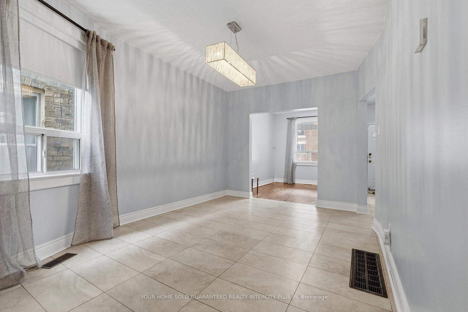 617 Delaware Avenue N • Toronto, ON photo 13