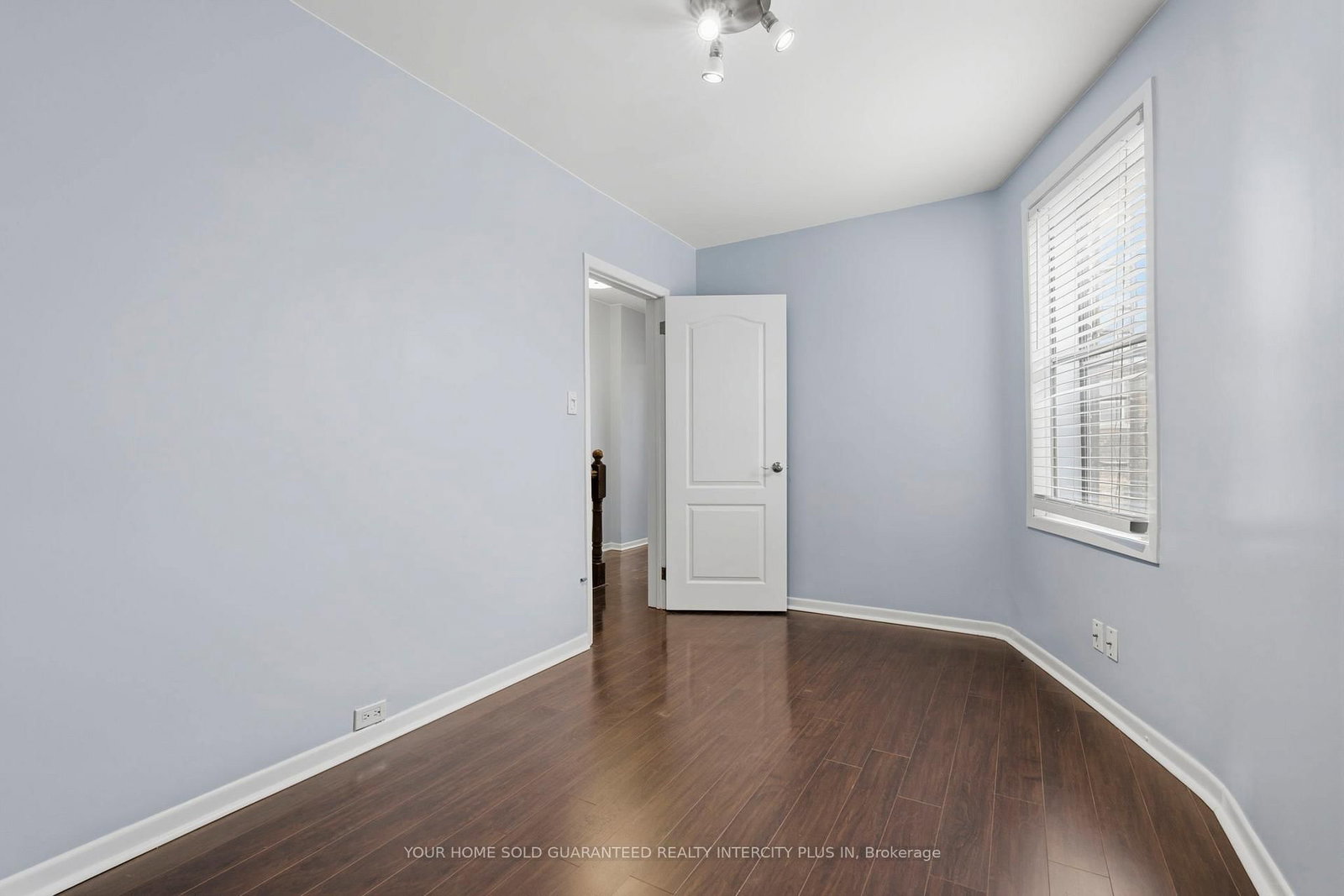 617 Delaware Avenue N • Toronto, ON photo 31