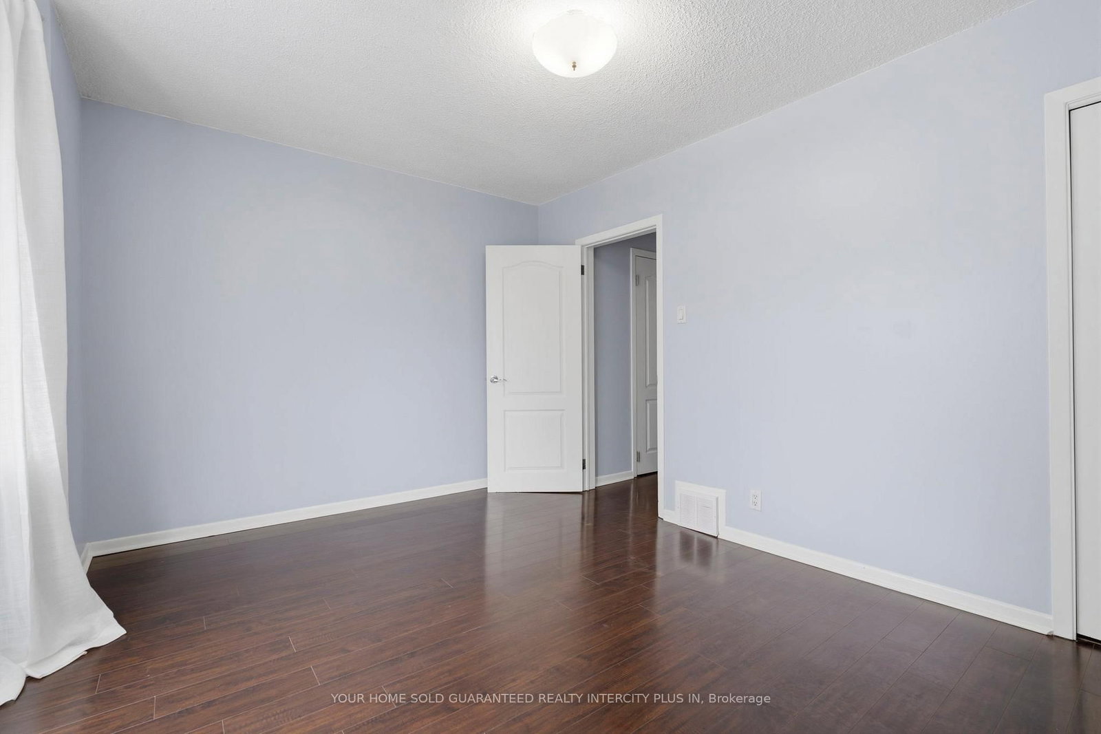 617 Delaware Avenue N • Toronto, ON photo 32