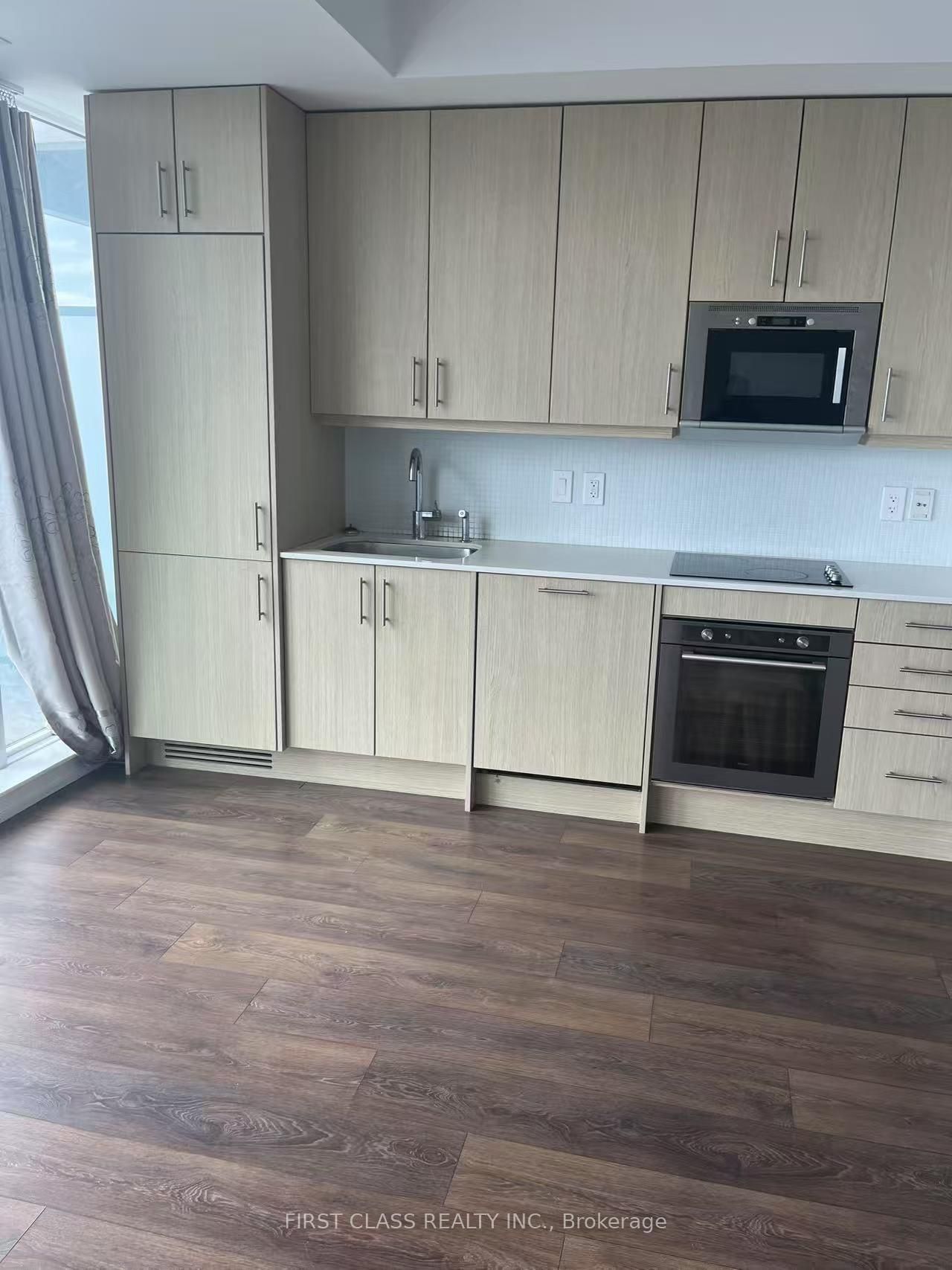 297 College Street, Unit 1708