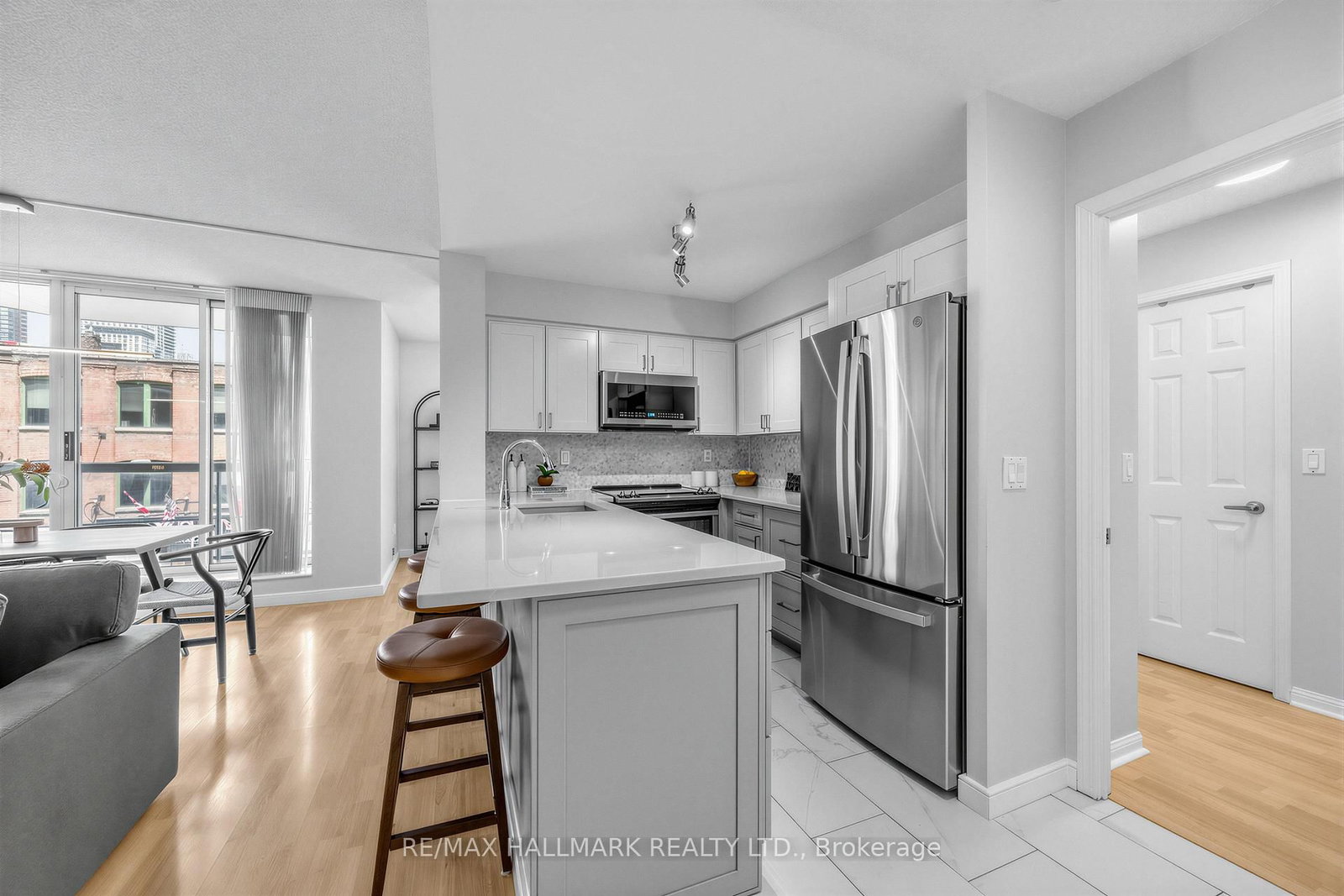 311 E Richmond Street • #303 • Toronto, ON photo 8