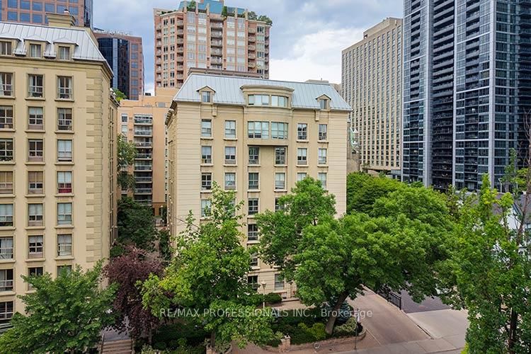 88 E Charles Street • #702 • Toronto, ON photo 1