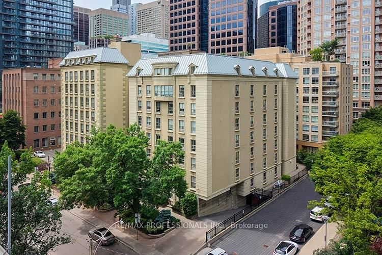702 - 88 Charles Street E