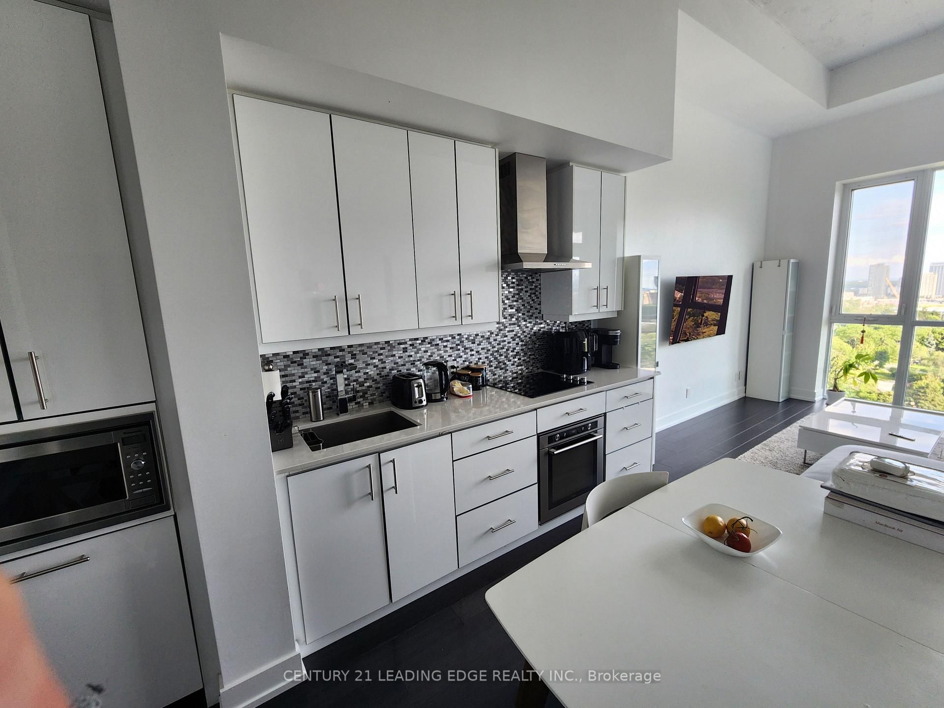 75 The Donway W, Unit 1406
