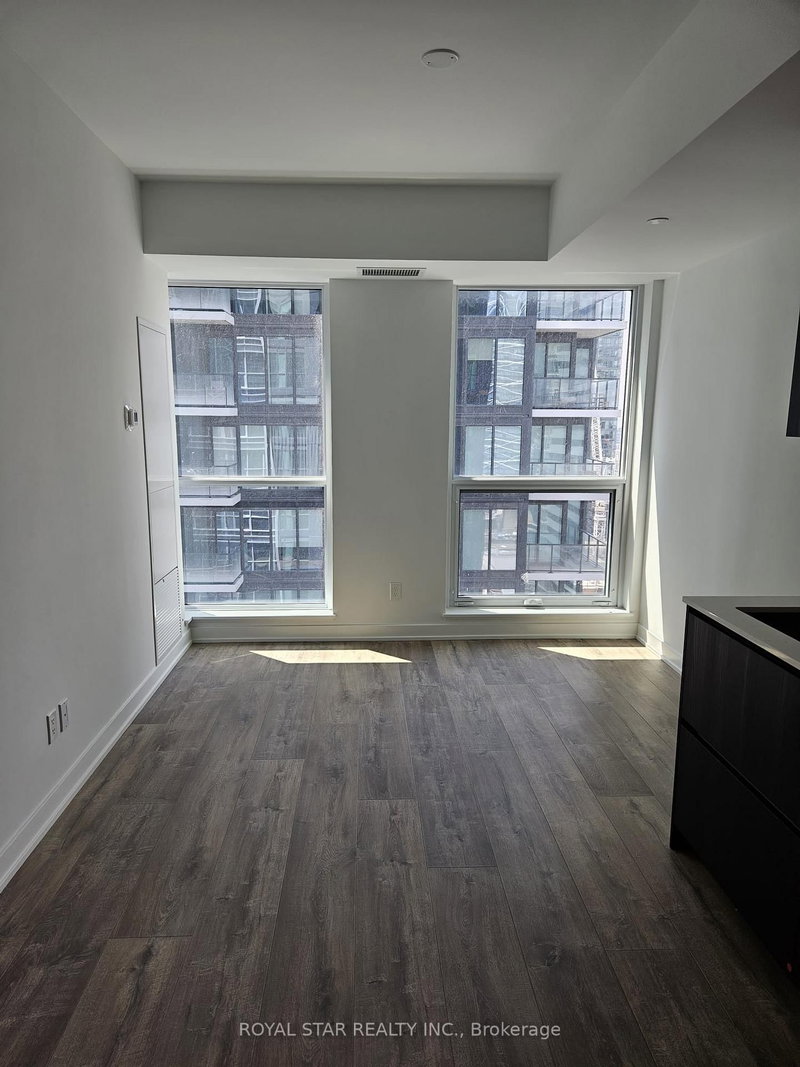 2205 - 327 King Street W