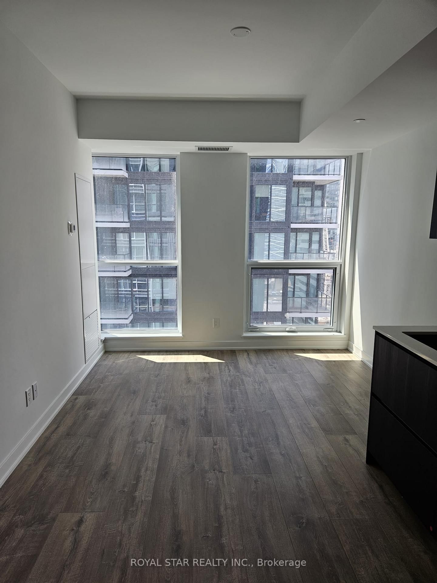 327 King Street W, Unit 2205