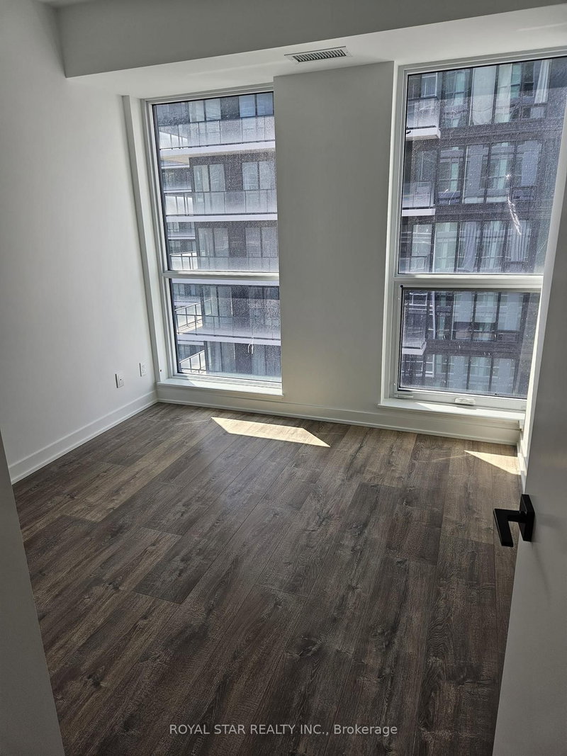 2205 - 327 King Street W