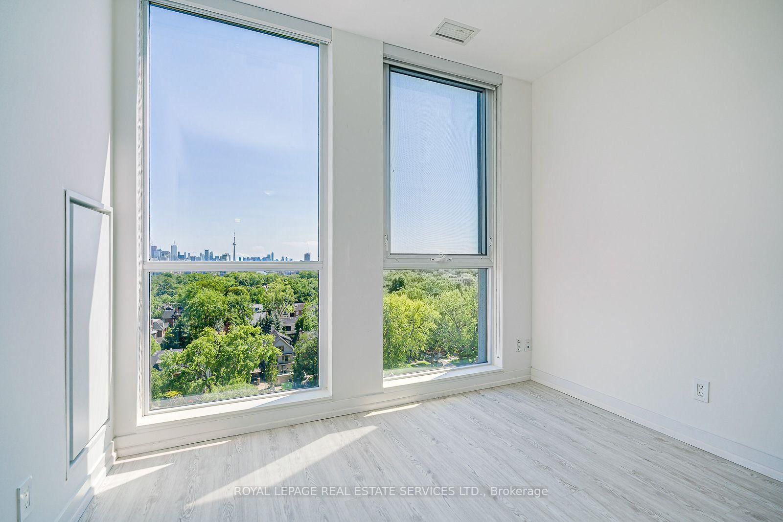 223 St Clair Avenue W, Unit 1110