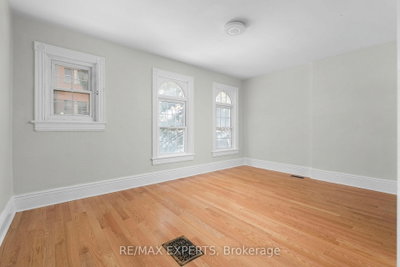 382 Bathurst Street • Toronto, ON