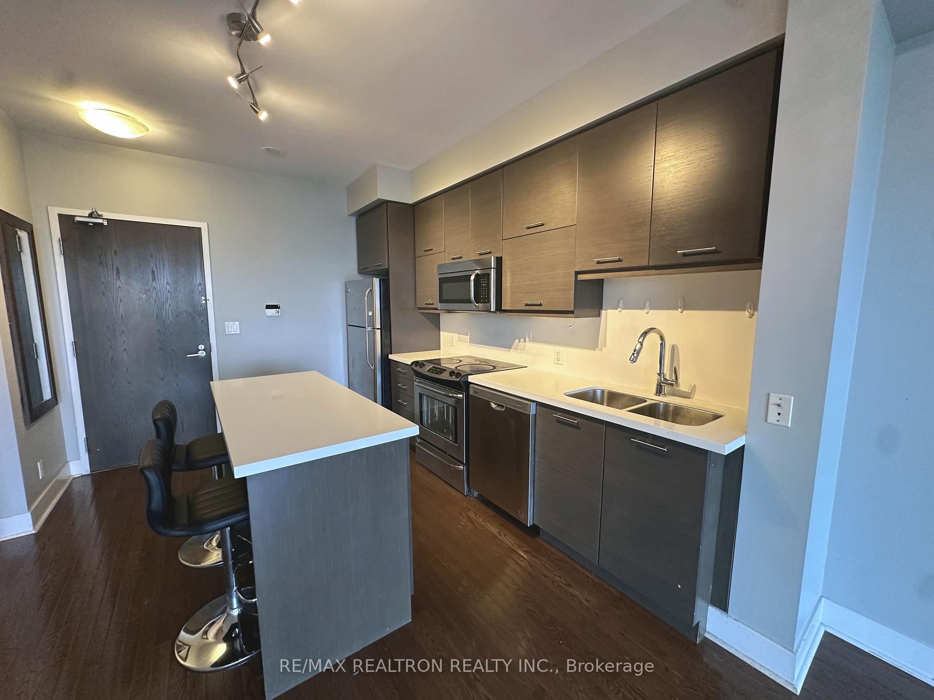 26 Norton Avenue, Unit 1405