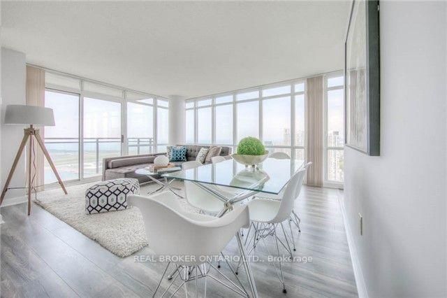 15 Fort York Boulevard, Unit 4512