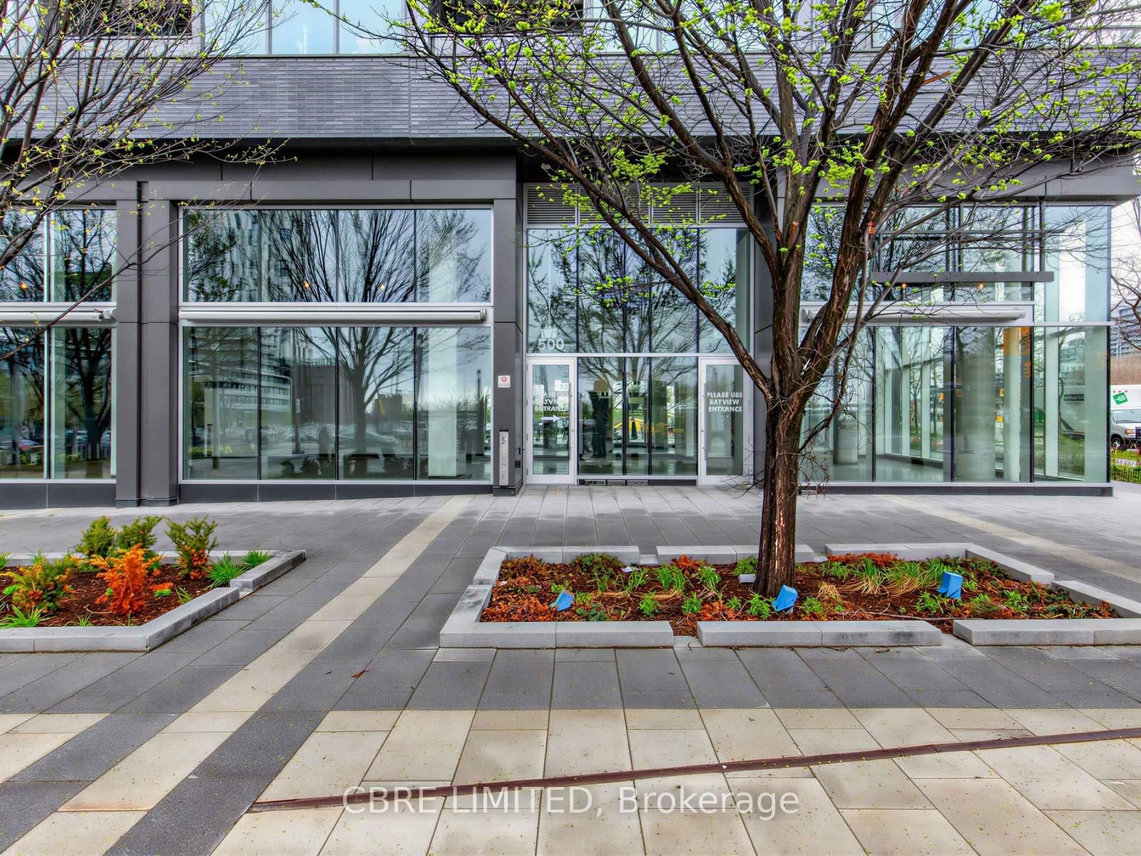 500 Front Street E